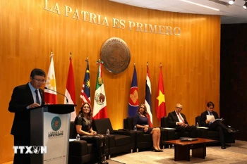 Vietnamese Ambassador to Mexico and ACMC Chair Nguyen Van Hai speaks at the event. (Photo: VNA)