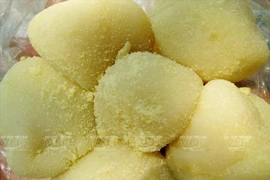 Quan Ganh round glutinous rice cake – A renowned rustic delicacy of Hanoi