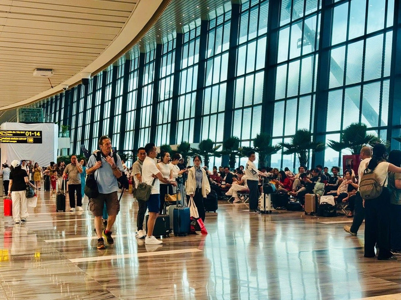 During the two peak days ahead of Tet, the 26th and 27th days of the last lunar month, which fall on February 13 and 14, Tan Son Nhat International Airport is projected to operate up to 1,017 flights per day (Photo: Tan Son Nhat International Airport)
