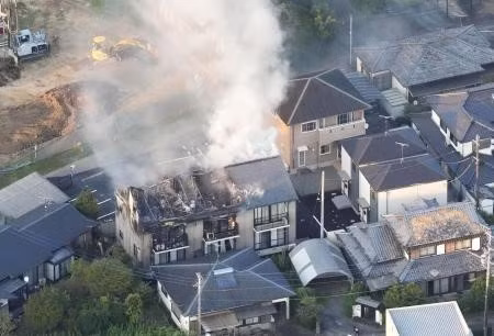 A fire breaks out in Yatsushiro, Kumamoto prefecture, Japan, following the earthquake on July 28. (Photo: Kyodo/VNA)