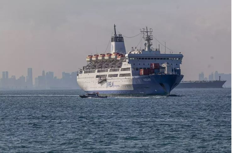 The ferry Kelud, operated by state-owned shipping company Pelayaran Nasional Indonesia, sails in the waters off Batam, Riau Islands, on March 11, 2026. (Photo: antaranews.com)