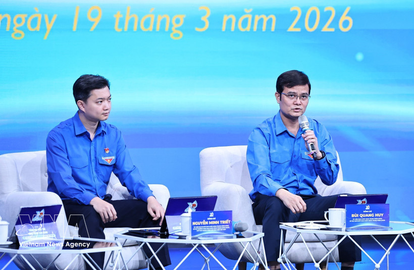 First Secretary of the HCYU Central Committee Bui Quang Huy speaks at the forum (Photo: VNA)