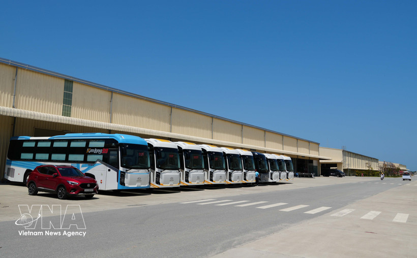 Kim Long Motor buses at the Chan May–Lang Co Economic Zone (Photo: VNA)