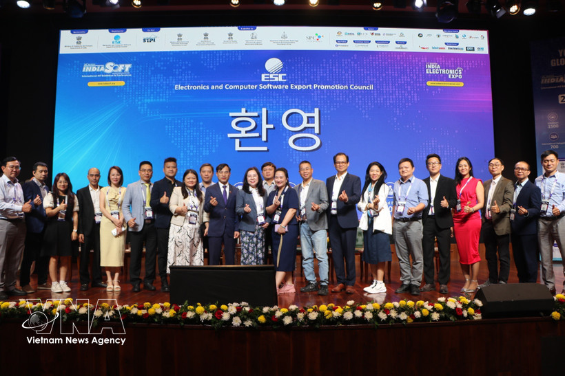 Representatives of Vietnamese firms attend IndiaSoft Expo 2026. (Photo: VNA)