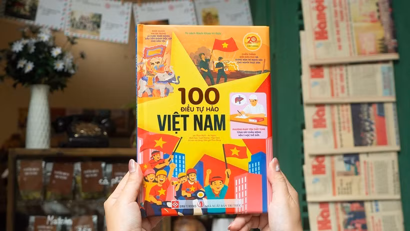 “100 Dieu tu hao Viet Nam” book (Photo: nhandan.vn)