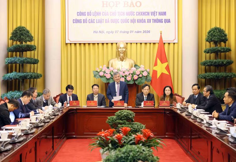 The January 7 press conference to announce the State President’s orders promulgating 12 laws adopted at the 10th session of the 15th National Assembly (Photo: VNA)