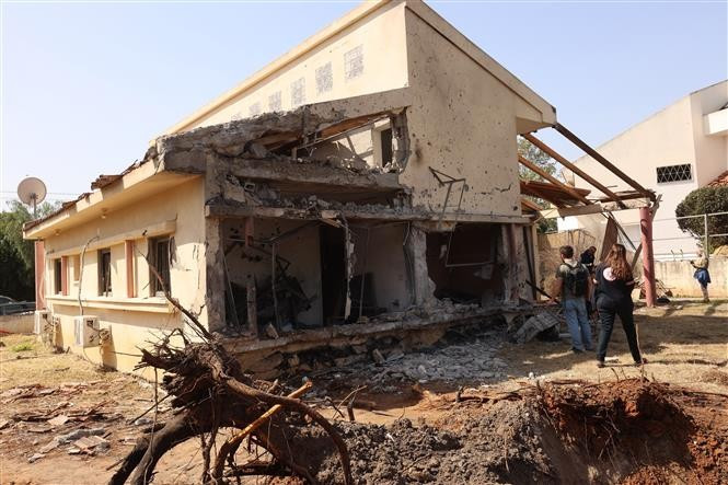 A house destroyed by a missile strike in Haniel, Israel. (Photo: Xinhua/VNA)