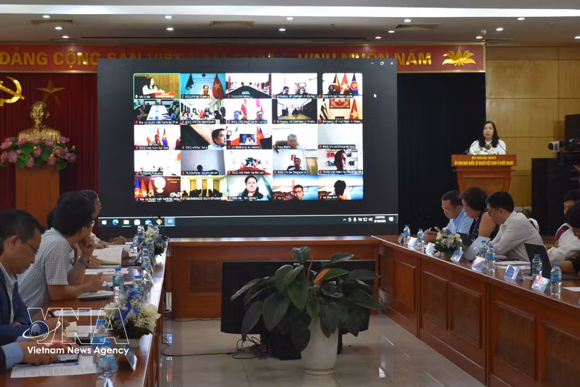 Overview of the workshop on building and developing networks of experts and intellectuals in strategic technology fields. (Photo: VNA) 