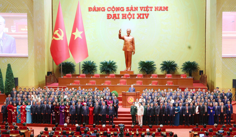 Members of the 14th Party Central Committee make their debut at the 14th National Party Congress. (Photo: VNA)