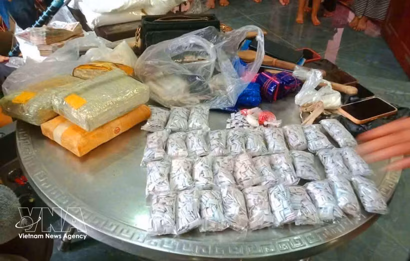 Synthetic drugs and heroin seized in the cases. (Photo: VNA) 