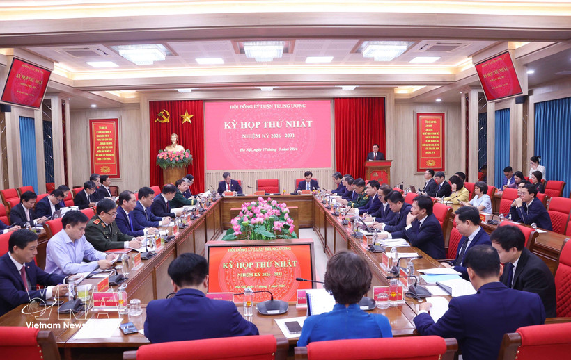 An overview of the first meeting of the Central Theory Council on March 17 (Photo: VNA)