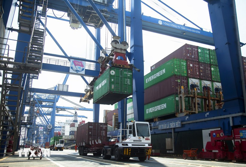 Vietnam’s exports reach approximately 470 billion USD last year (Photo: VNA)