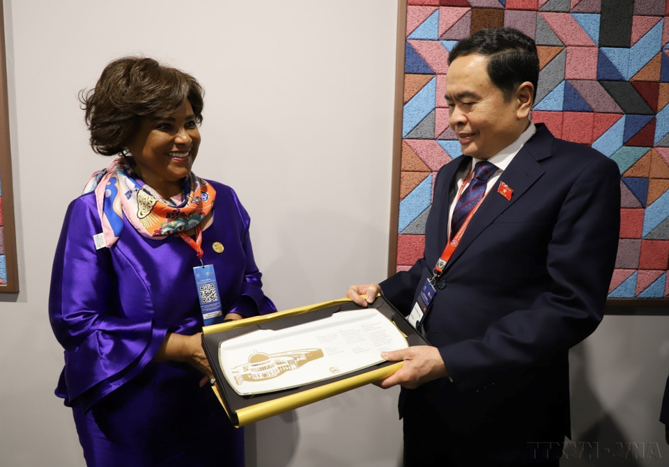 Permanent Vice Chairman of the National Assembly Tran Thanh Man meets Speaker of the National Assembly of Angola Carolina Cerqueira on the sidelines of the 146th Assembly of the Inter-Parliamentary Union (IPU) (Bahrain, March 13, 2023). (Photo: VNA)