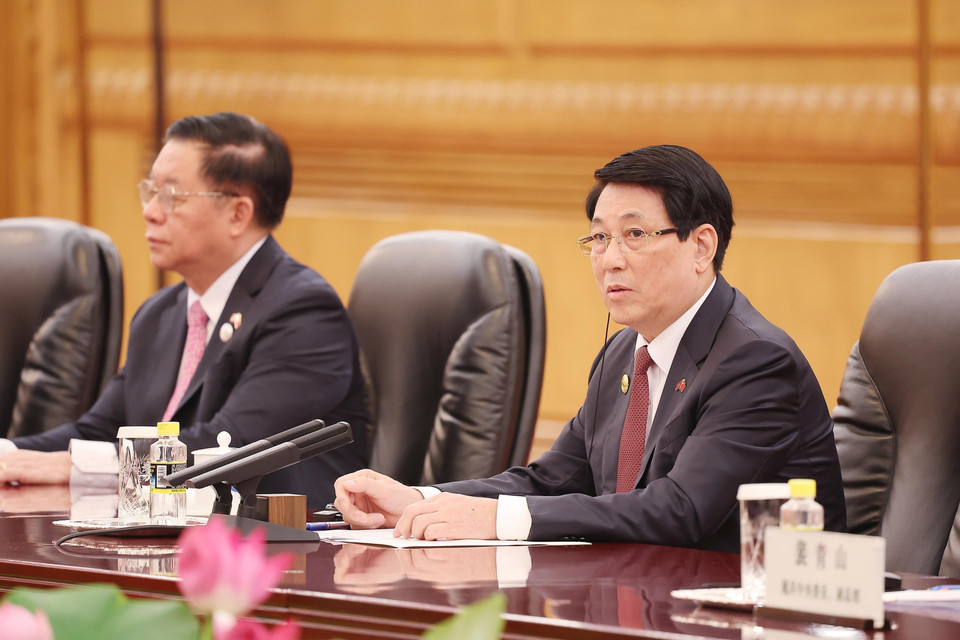 State President Luong Cuong speaks at the talks. (Photo: VNA)