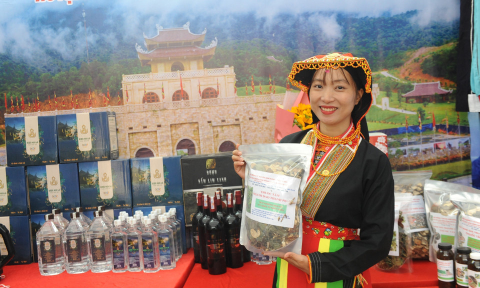 Specialty products of Dao Thanh Phan ethnic people in Tay Yen Tu commune. (Photo: VNA)