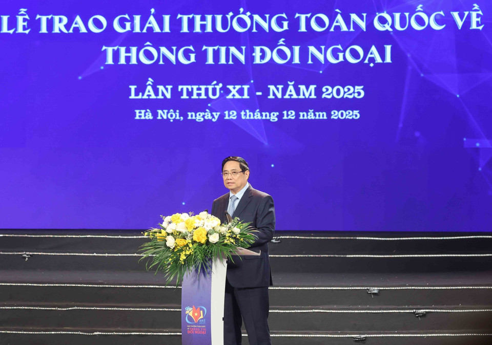 Prime Minister Pham Minh Chinh speaks at the 11th National External Information Service Awards (Photo: VNA)