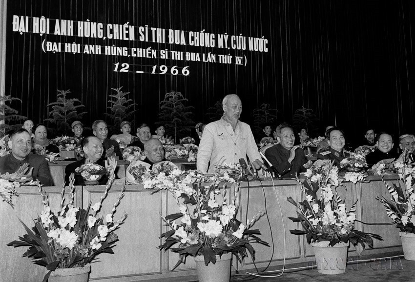 President Ho Chi Minh speaks at the congress of heroes and emulation fighters against the US for national salvation (the 4th congress of heroes and emulation fighters). (Hanoi, December 1966). (Photo: VNA)