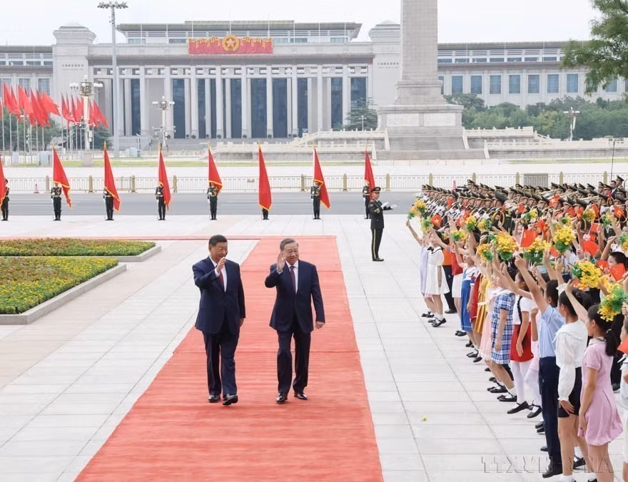 Chinese General Secretary and President Xi Jinping hosts a welcome ceremony for Vietnamese General Secretary and President To Lam during the latter’s State visit to China (August 18-20, 2024). (Photo: VNA)