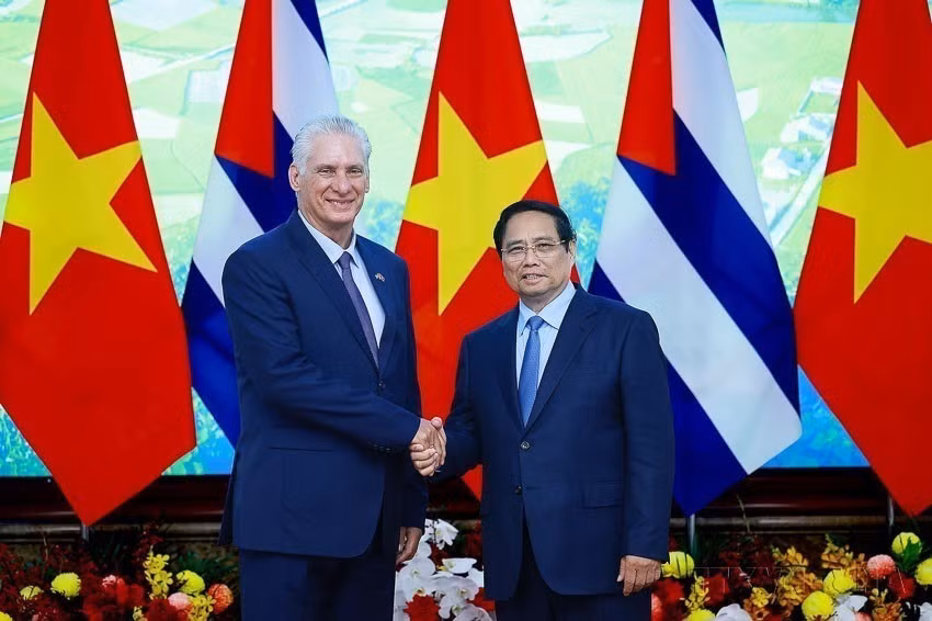 Prime Minister Pham Minh Chinh meets with First Secretary of the Communist Party of Cuba and President of Cuba Miguel Díaz-Canel Bermúdez (Hanoi, September 2, 2025). (Photo: VNA)