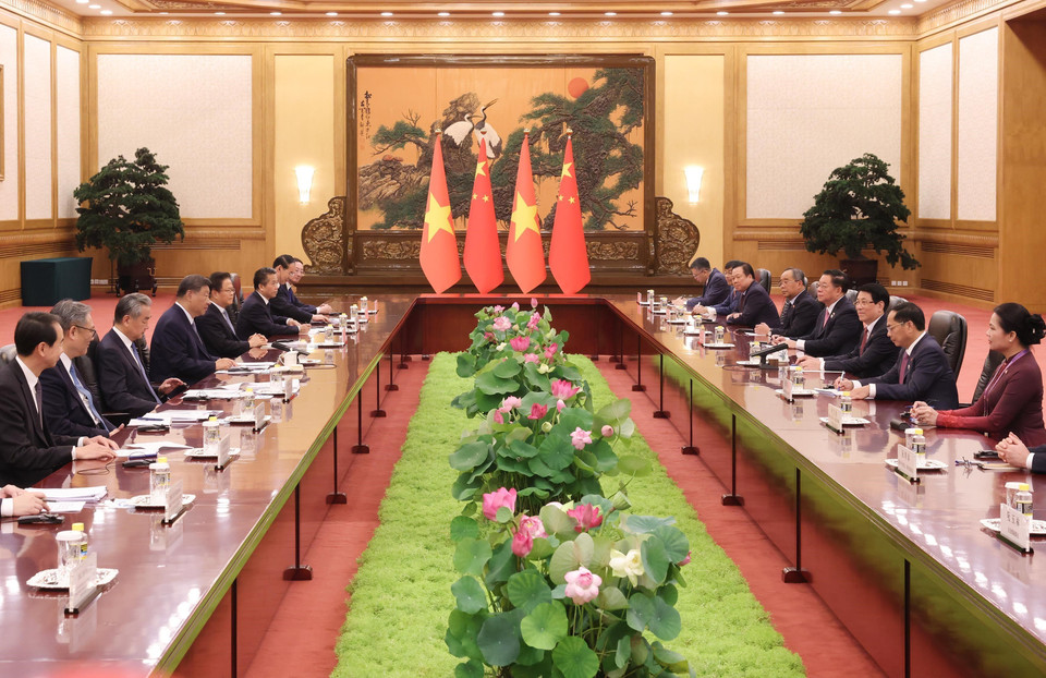 State President Luong Cuong holds talks with General Secretary of the Communist Party of China Central Committee and President of China Xi Jinping. (Photo: VNA)