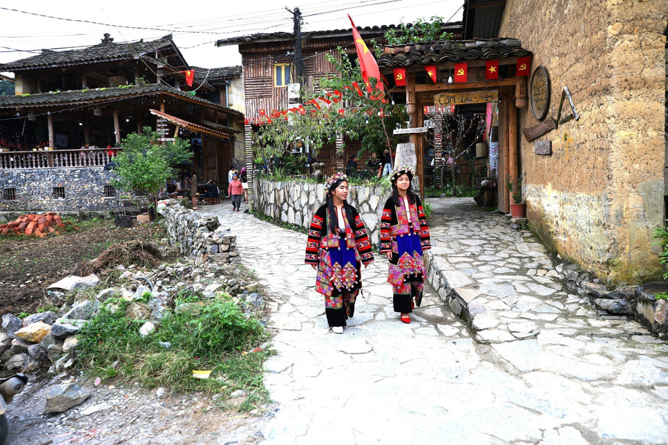 Houses in the Lo Lo Chai community-based tourism village. (Photo: VNA)