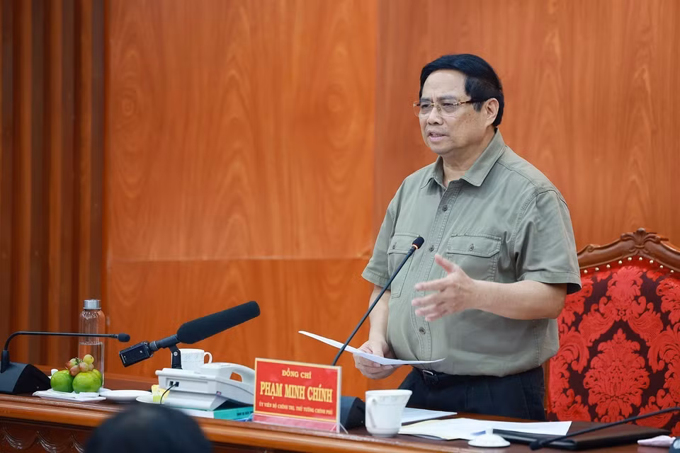 Prime Minister Pham Minh Chinh meets with leaders of Dak Lak, Gia Lai, Khanh Hoa, and Lam Dong provinces to implement measures for flood recovery and stabilise people’s livelihoods. (Photo: VNA)