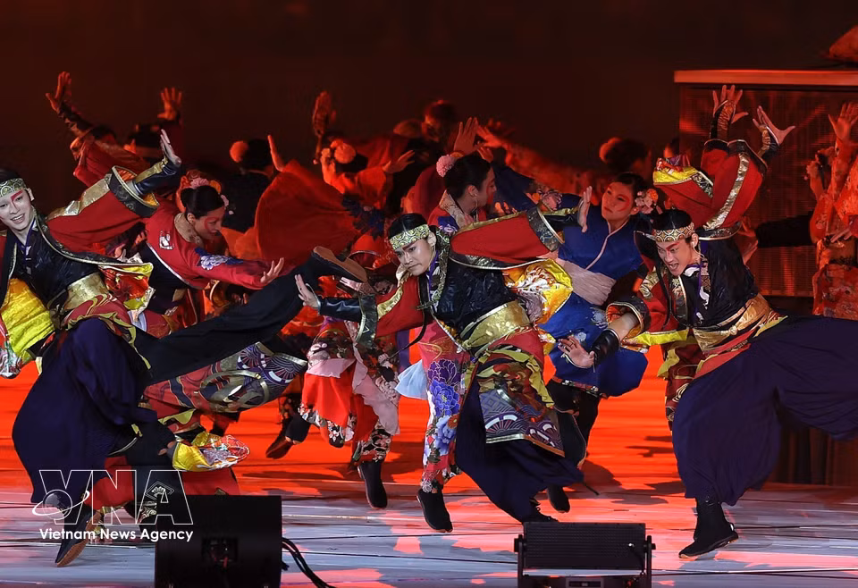Artists perform at the opening ceremony of the 20th Asian Games (ASIAD 20) in Nagoya, Japan, on the evening of September 19, 2026. (Photo: Xinhua/VNA)