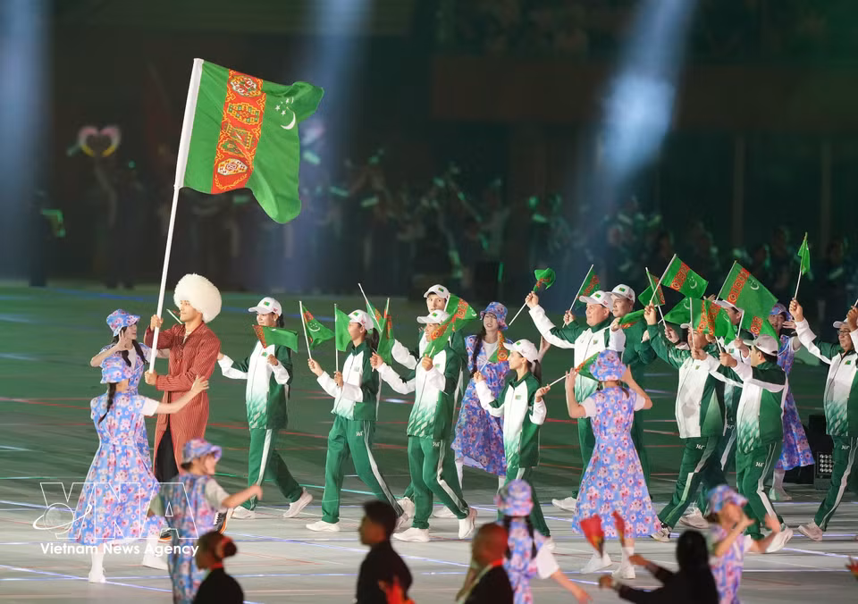 Athletes from Turkmenistan parade at the opening ceremony of the 20th Asian Games (ASIAD 20) in Nagoya, Japan, on September 19, 2026. (Photo: Xinhua/VNA)