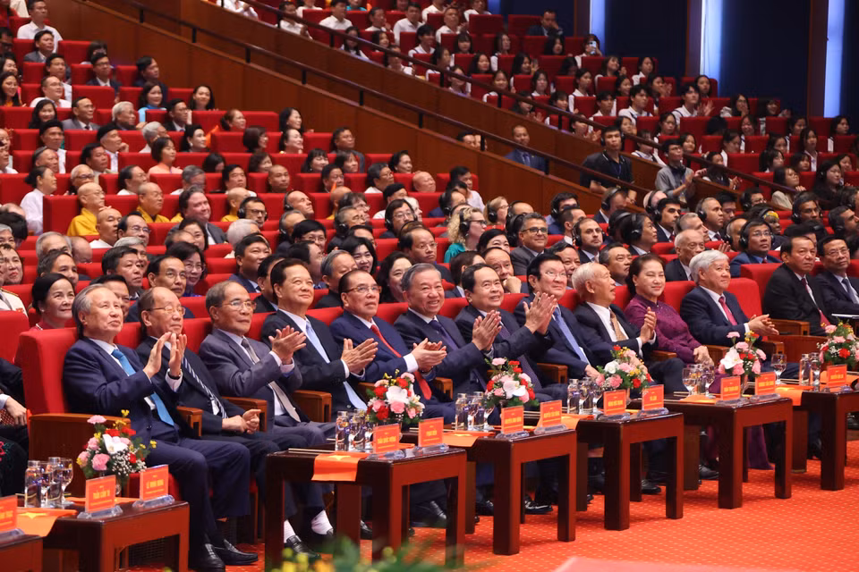 Leaders of the Party and State, along with delegates, attend the ceremony. (Photo: Van Diep – VNA)