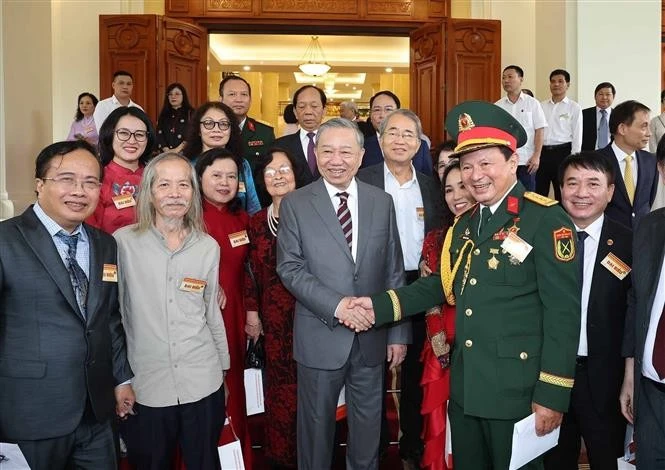 Party chief lauds intellectuals, scientists, artists as pioneers in innovation