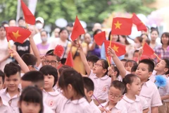 Nearly 2.3 million Hanoi students begins new school year
