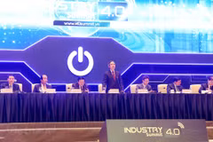 At the Industry 4.0 Summit in Hanoi on October 3 (Photo: VietnamPlus).