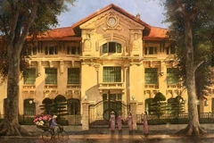 Paintings spotlight Hanoi in golden sunshine