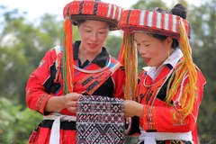 Brocade weaving of Pa Then ethnic group