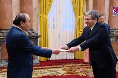 President meets new ambassadors from Azerbaijan, Brunei