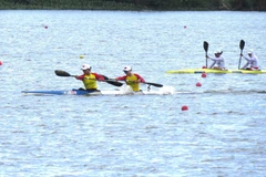 Vietnamese athletes have an excellent performance on the first day of the canoeing championship. (Photo: VNA)