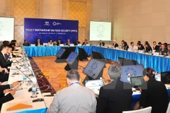 APEC officials discuss possible free trade area for Asia-Pacific