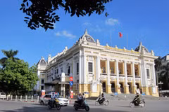 Theatres join hand to draw more crowds