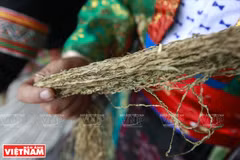 Flax weaving by Mong ethnics in Dong Van Karst Plateau