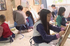 Drawing class brings fine arts closer to community 