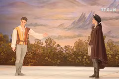 Russian theatre performs Giselle in Hanoi
