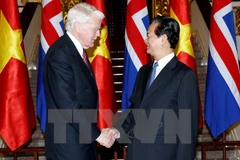 Prime Minister vows to deepen ties with Iceland
