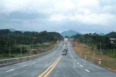 Vietnam, Laos to speed up Hanoi-Vientiane expressway project
