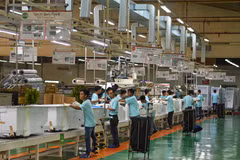 Indonesia's manufacturing industry struggles over capital shortage