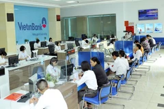 Local commercial banks cut interbank transfer fees 