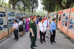 Hanoi photo exhibition spotlights President Ho Chi Minh