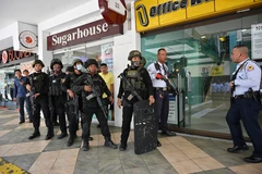 Gunman surrenders, all hostages released in Manila incident