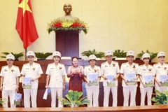 NA leader meets exemplary individuals in protecting security