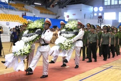 Memorial service held for policeman dead on duty