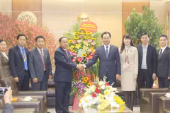 Lao delegation pays pre-Tet visit to Thai Nguyen